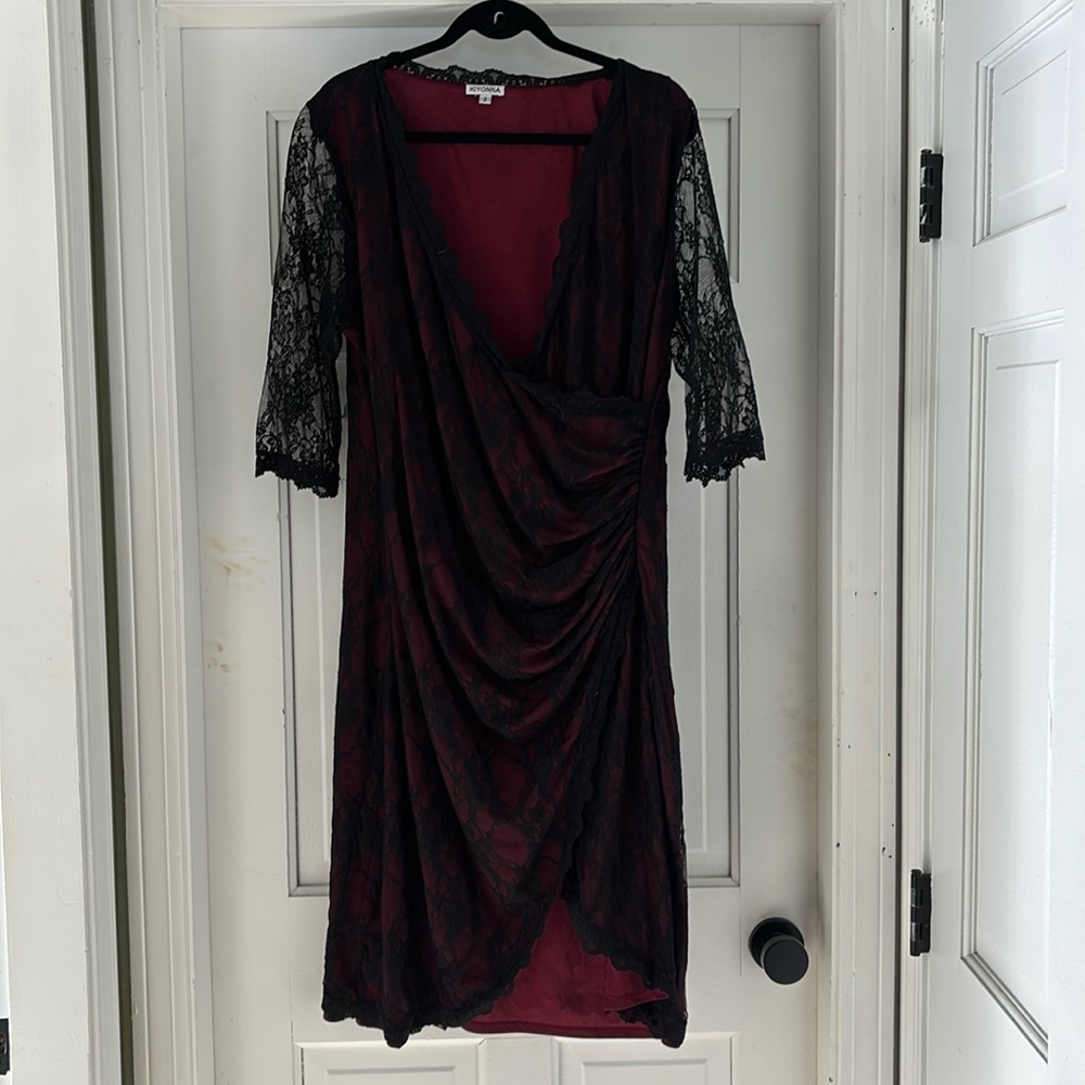 Women’s formal lace dress